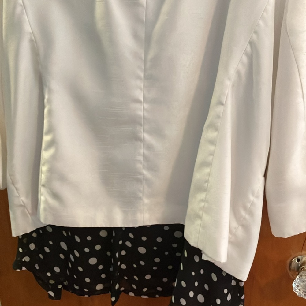 Suit Solid White Jacket With Polka Dot Skirt. - image 5